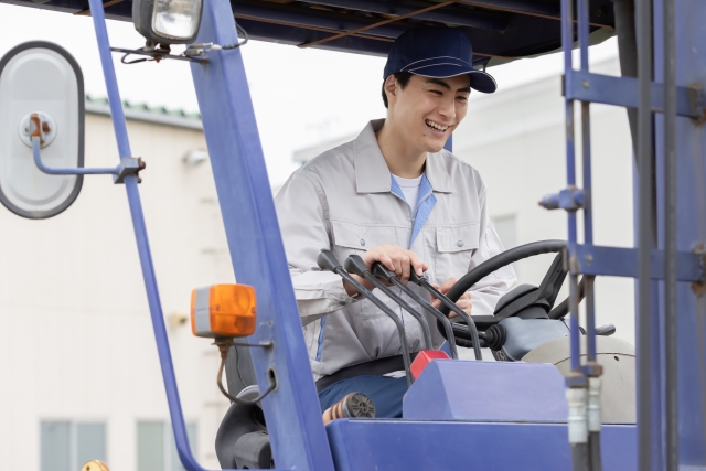 【アルバイト・パート】フォークリフトのお仕事♪週2・3日～OK!マイカー通勤OK！週払いあり